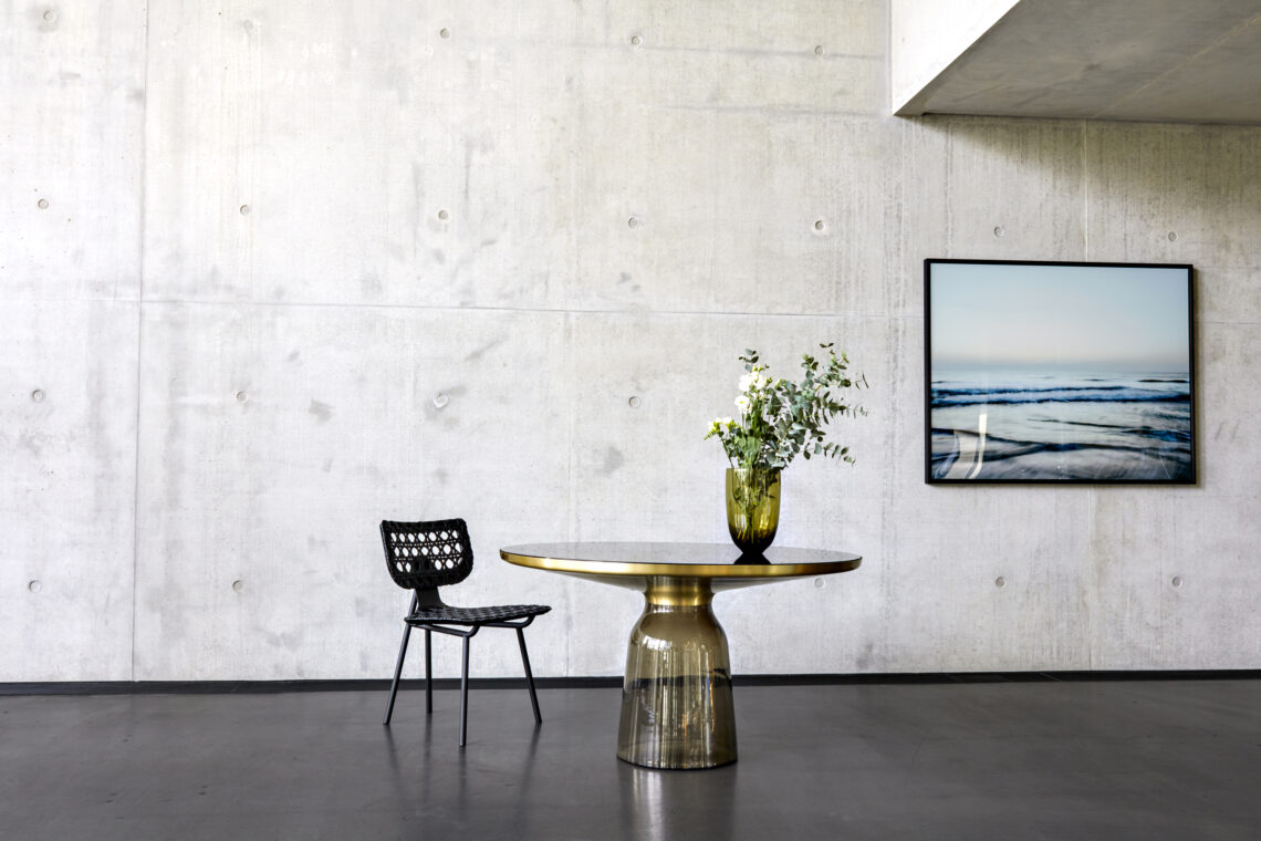 ClassiCon aerias chair and bell high table